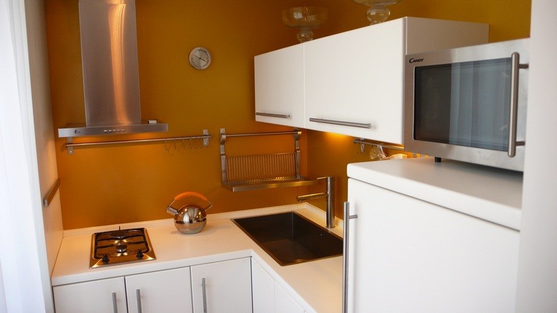 Дизайн маленькой кухни — 150 реальных фото, как обустроить удобный и практичный дизайн