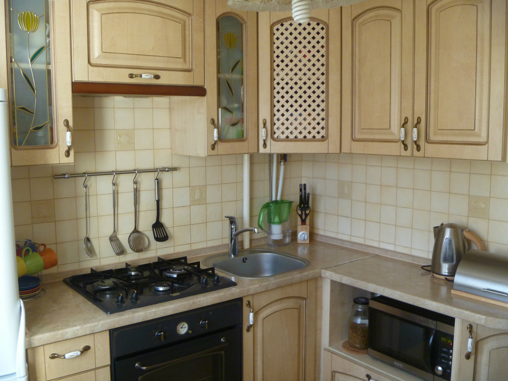 Оранжевая кухня 55 фото кухонный гарнитур персикового цвета в дизайне интерьера сочетание с черными белыми и другими тонами